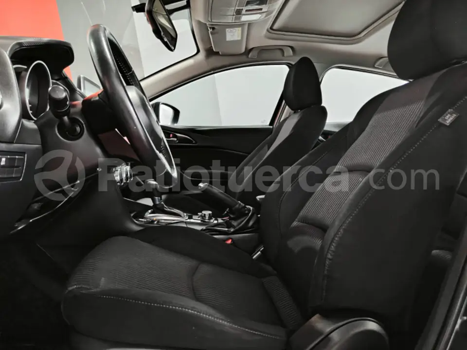 Foto 5 de Mazda NEW 3