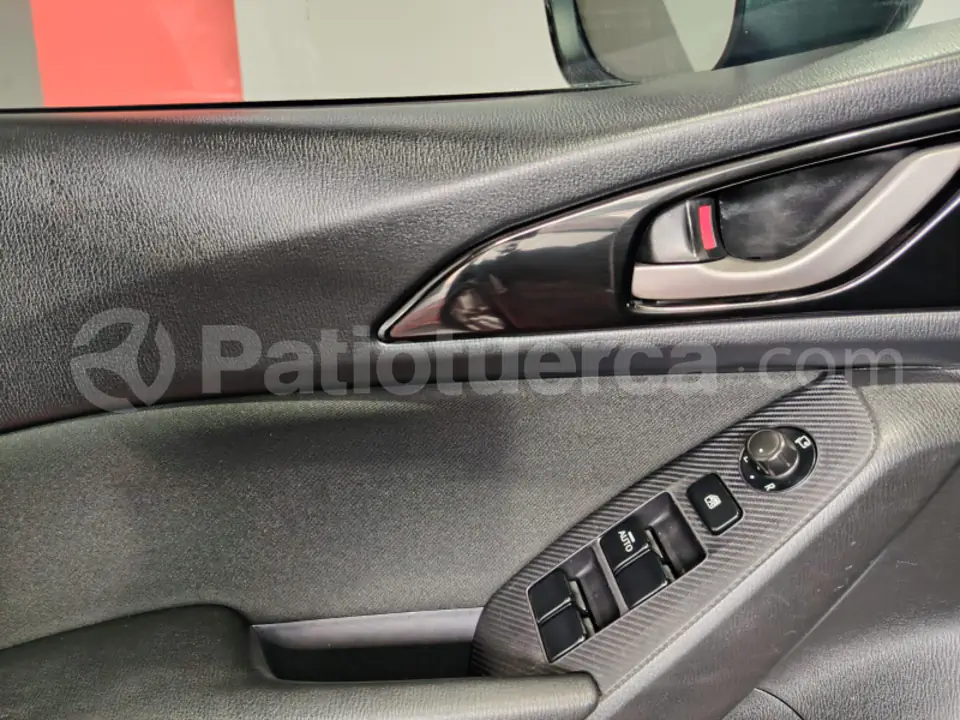 Foto 9 de Mazda NEW 3