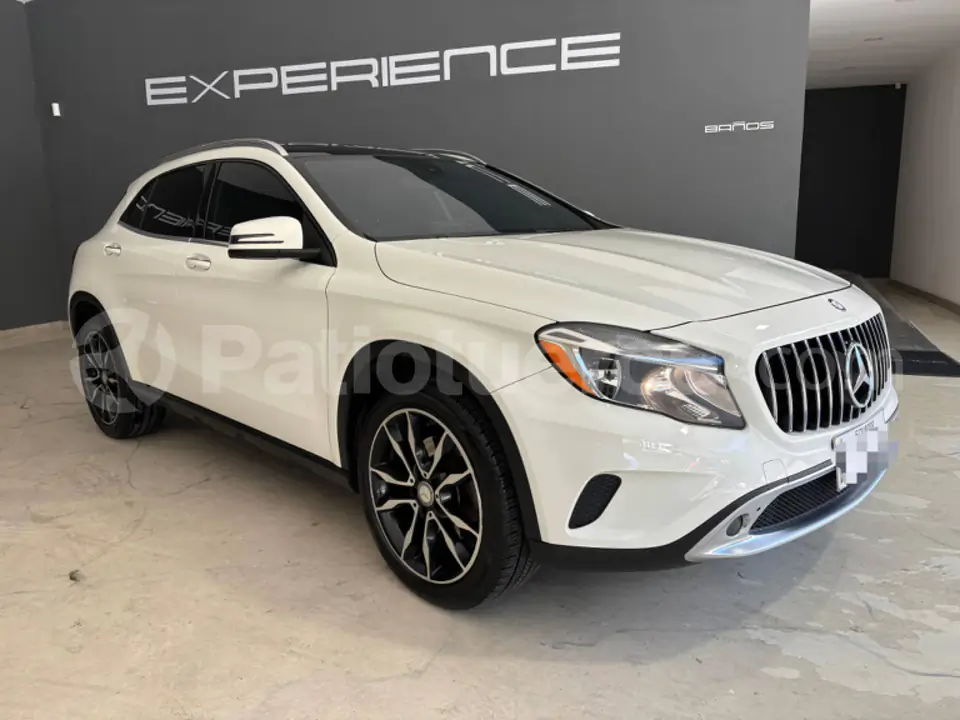 Foto 1 de Mercedes Benz GLA 250