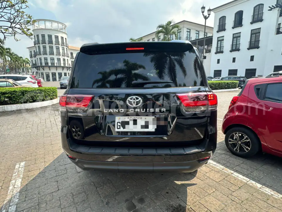 Foto 2 de Toyota Land Cruiser 300