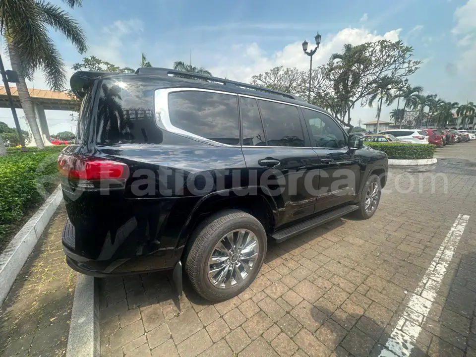 Foto 4 de Toyota Land Cruiser 300