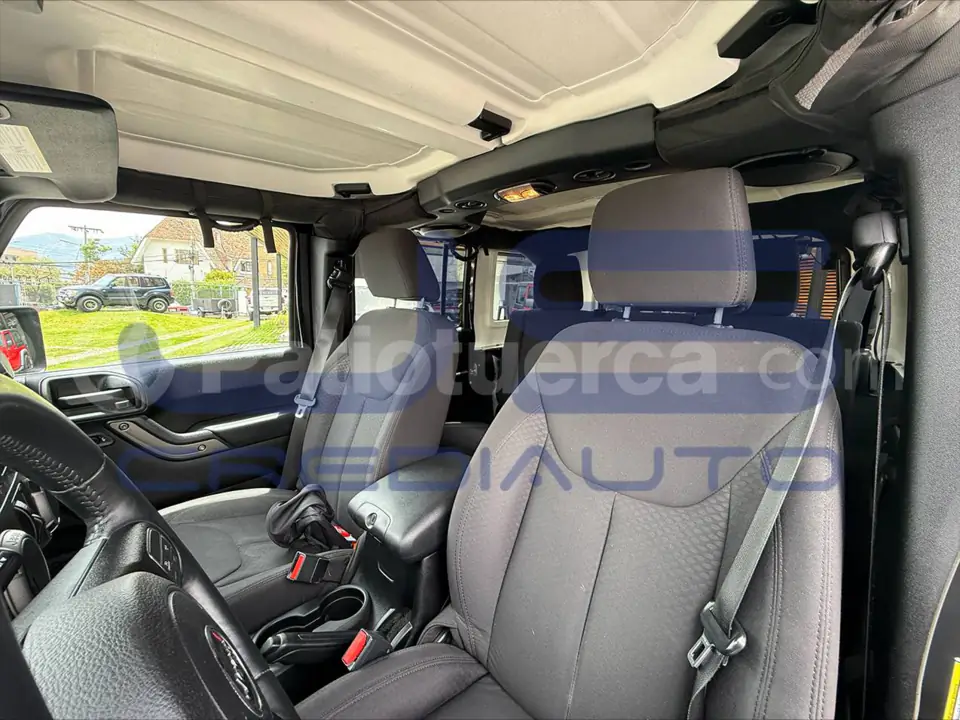 Foto 15 de Jeep Wrangler Unlimited Sport