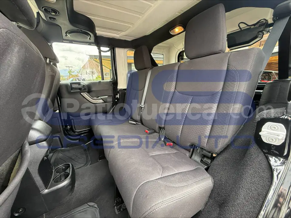 Foto 16 de Jeep Wrangler Unlimited Sport