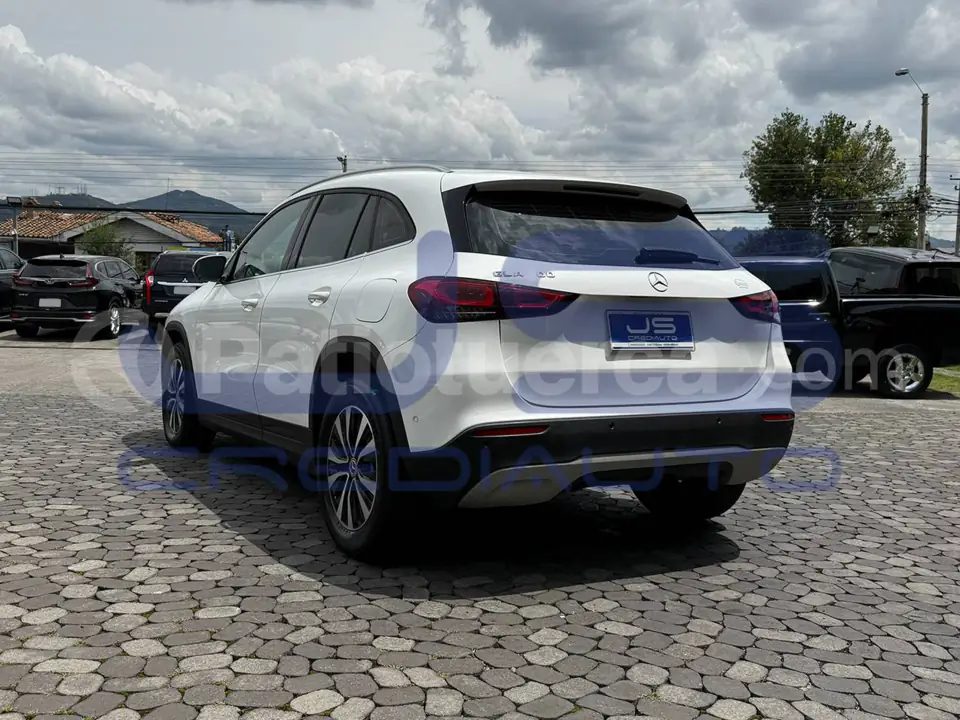 Foto 3 de Mercedes Benz GLA 200