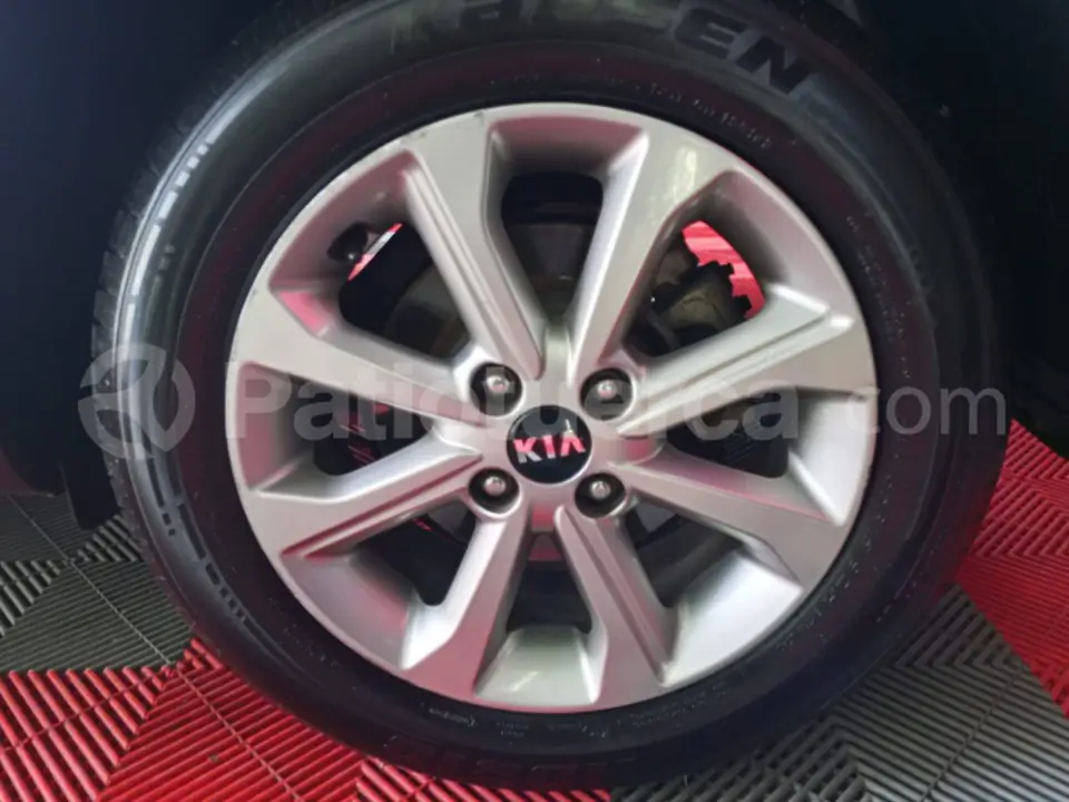 Foto 12 de Kia Stonic LX