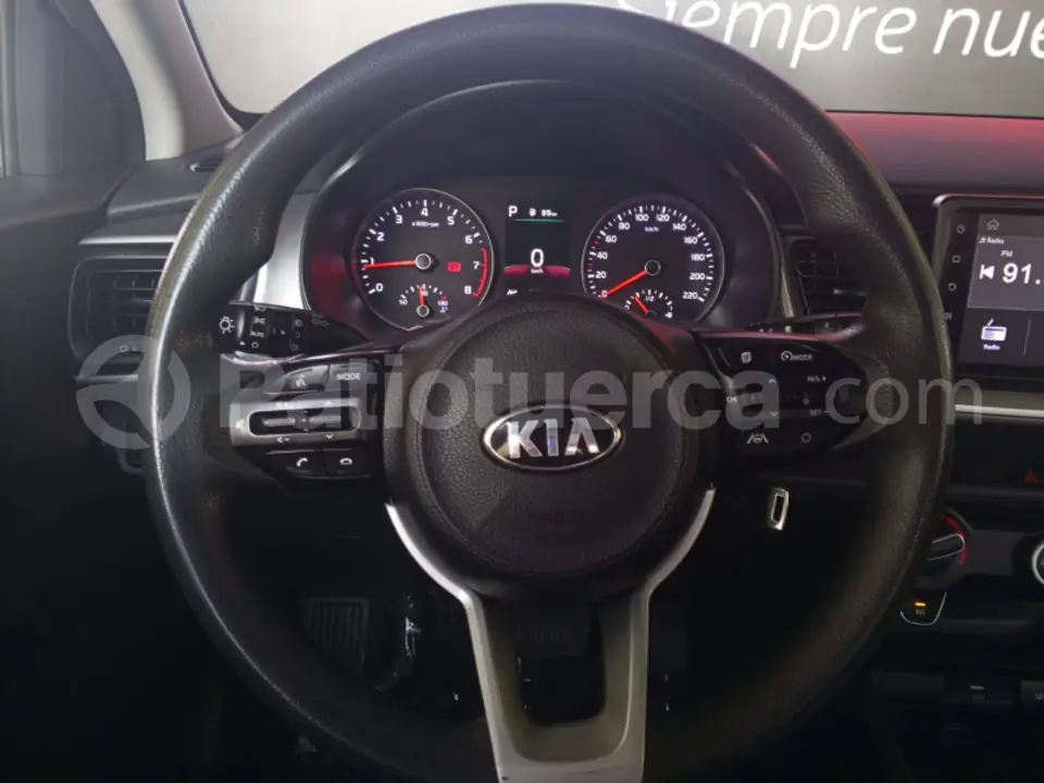 Foto 20 de Kia Stonic LX