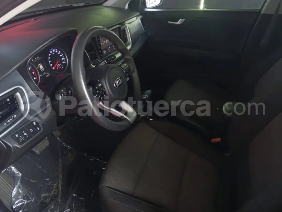 Foto 28 de Kia Stonic LX