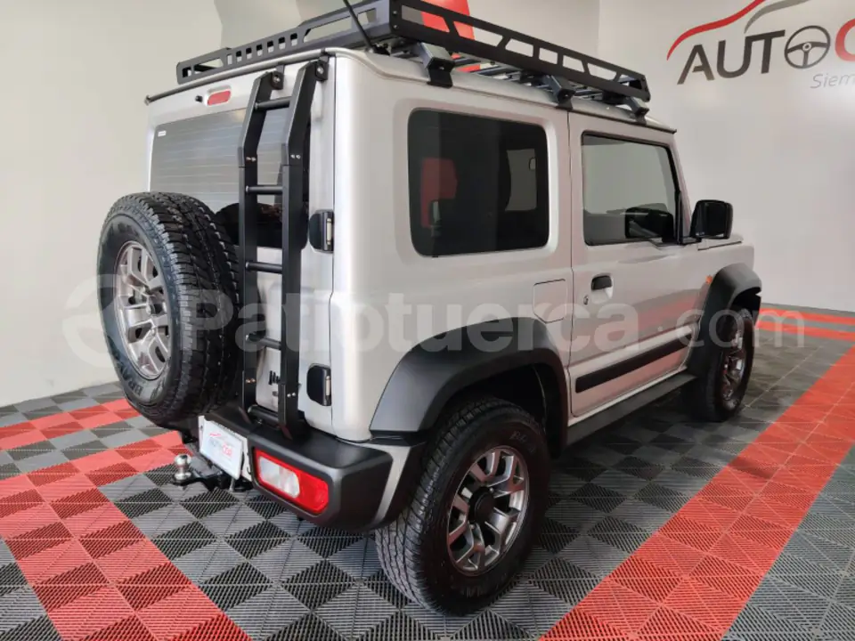 Foto 6 de Suzuki Jimny GL