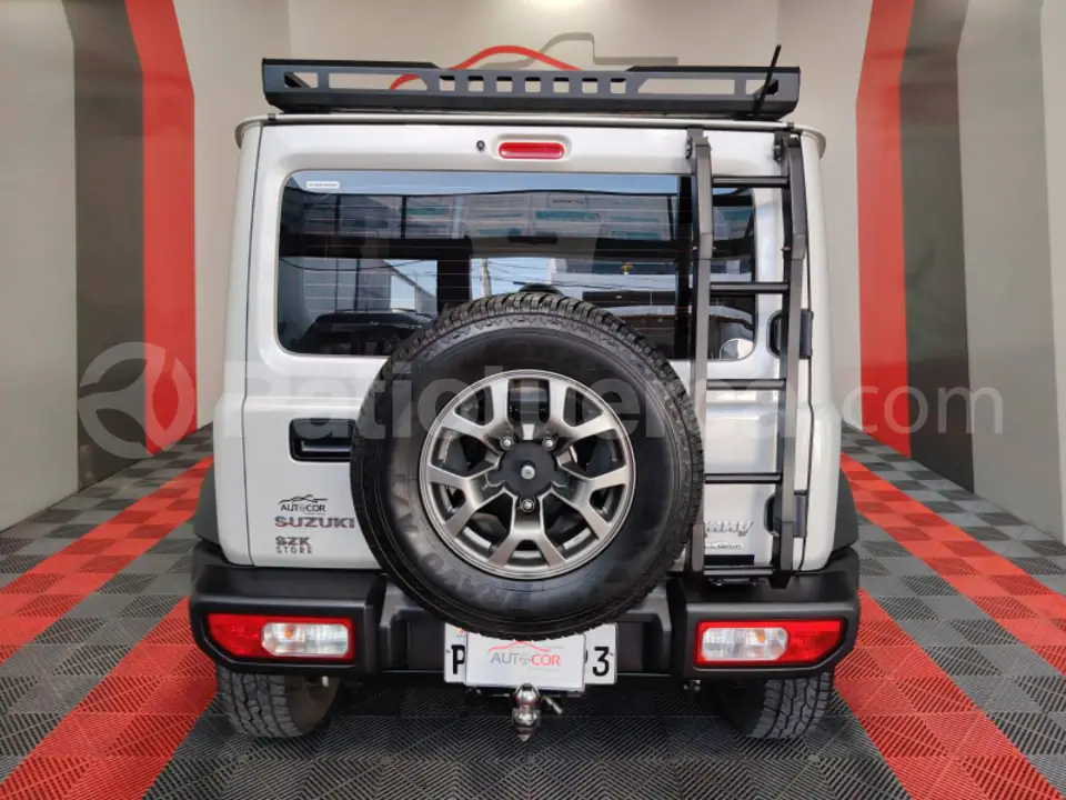 Foto 7 de Suzuki Jimny GL