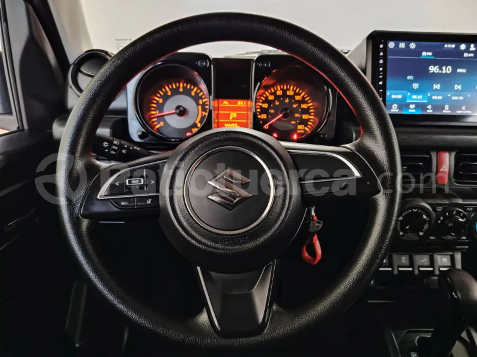 Foto 23 de Suzuki Jimny GL