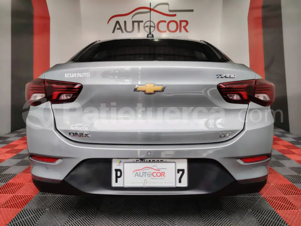 Foto 8 de Chevrolet ONIX LTZ TURBO