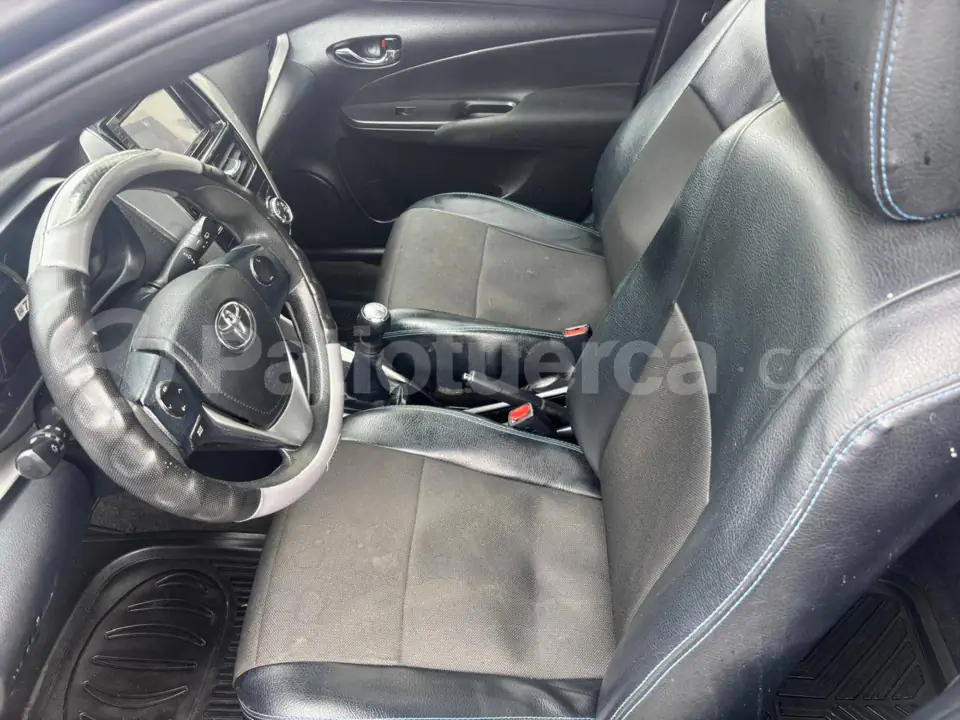 Foto 5 de Toyota Yaris HB