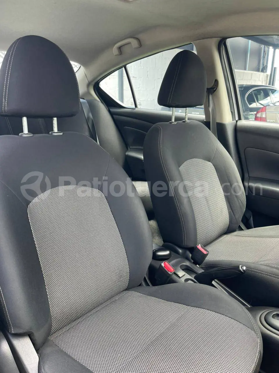 Foto 11 de Nissan Versa