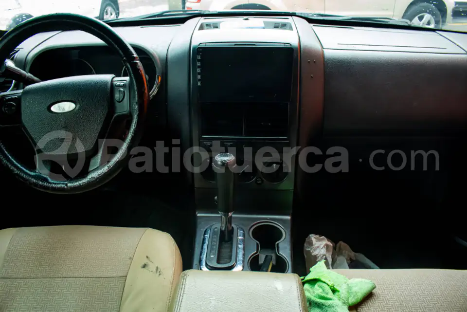 Foto 8 de Ford Explorer XLT