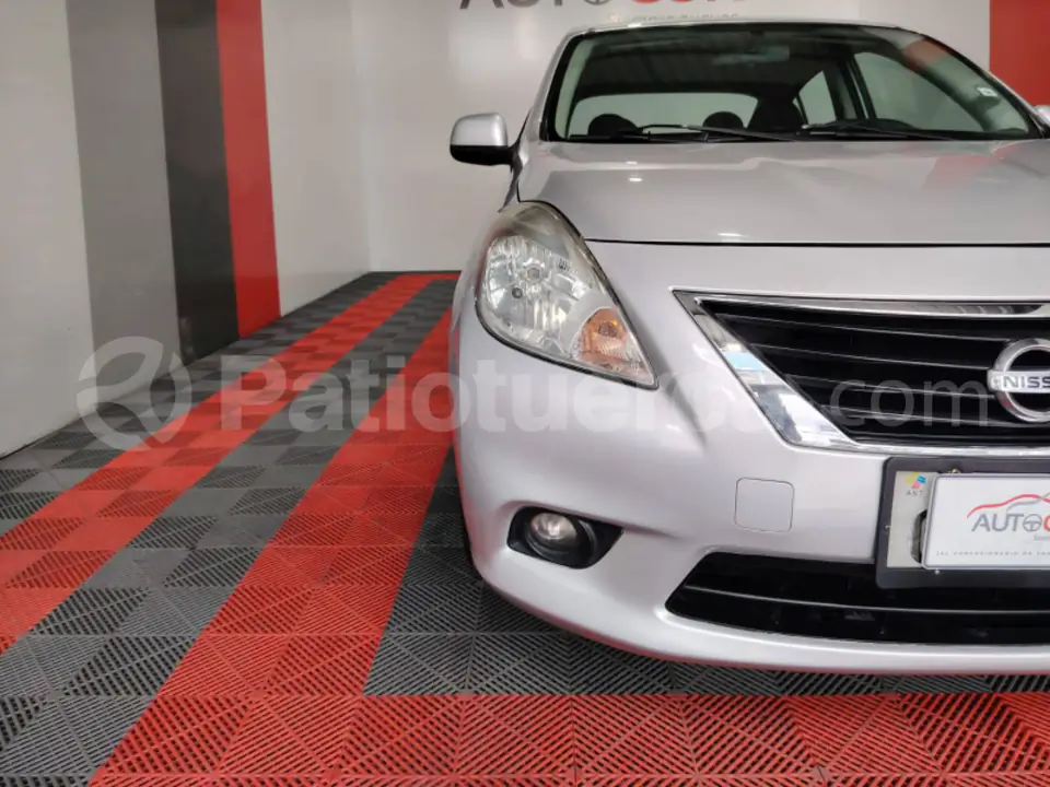 Foto 4 de Nissan Versa