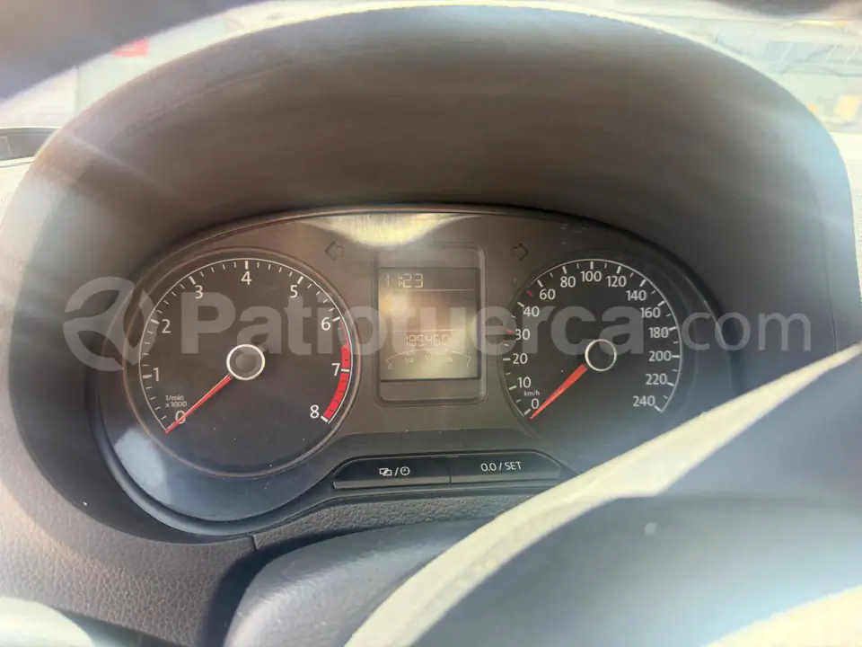 Foto 6 de Volkswagen POLO CONFORTLINE