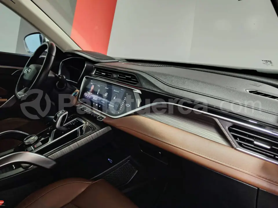 Foto 22 de Geely AZCARRA HYBRID