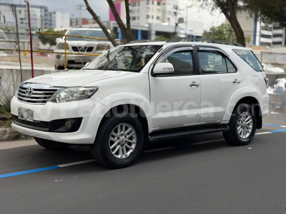 Foto 1 de Toyota Fortuner 2.7
