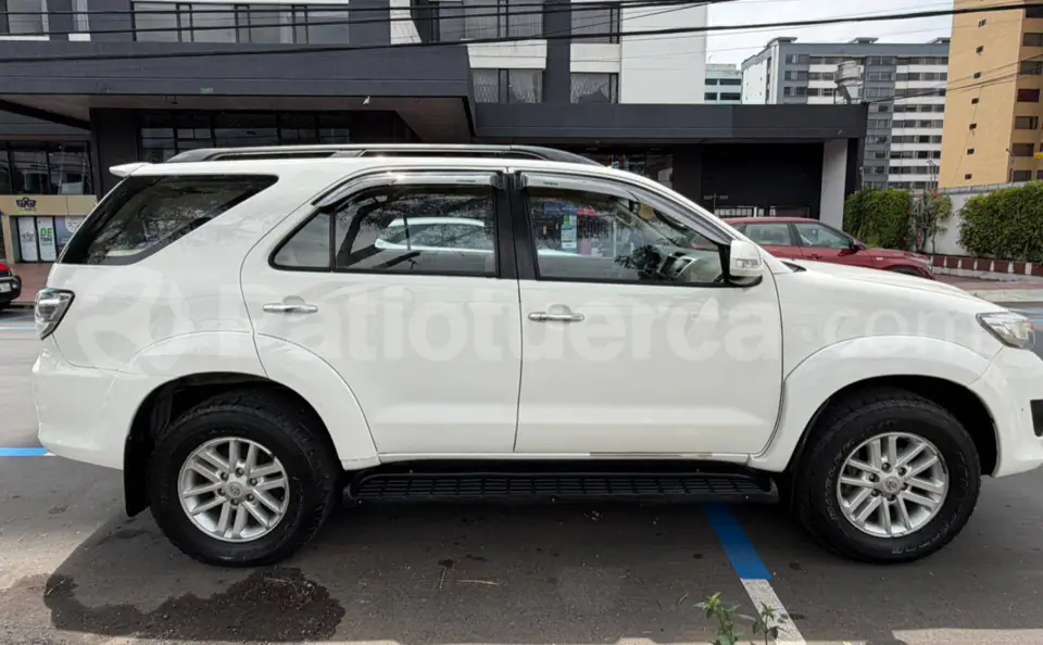 Foto 4 de Toyota Fortuner 2.7