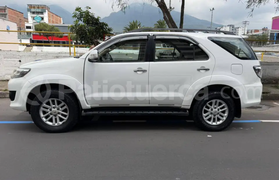 Foto 8 de Toyota Fortuner 2.7