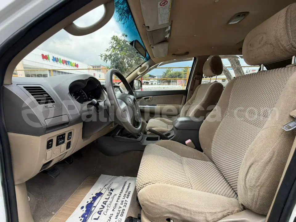 Foto 9 de Toyota Fortuner 2.7