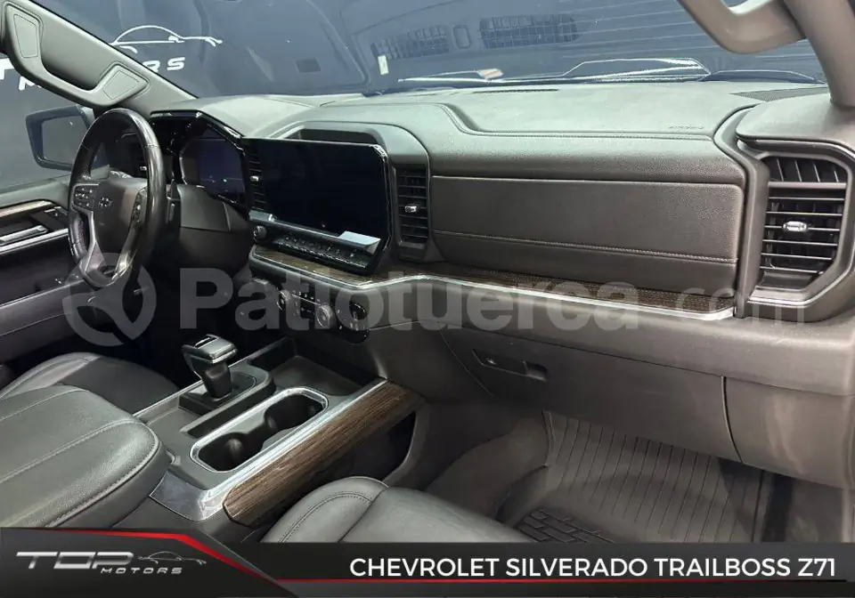 Foto 2 de Chevrolet Silverado Trailboss Z71 AC
