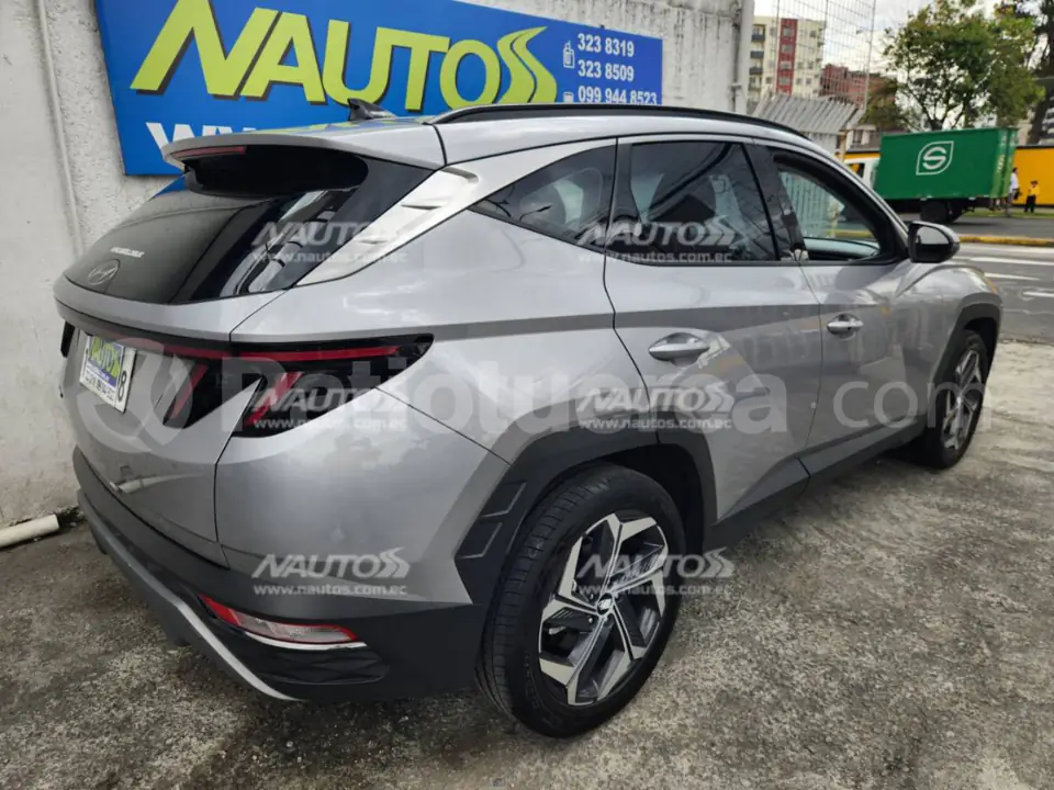 Foto 2 de Hyundai Tucson NX4E
