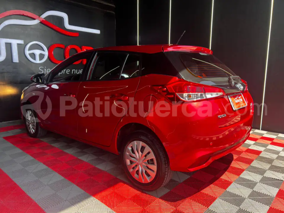 Foto 11 de Toyota Yaris HB