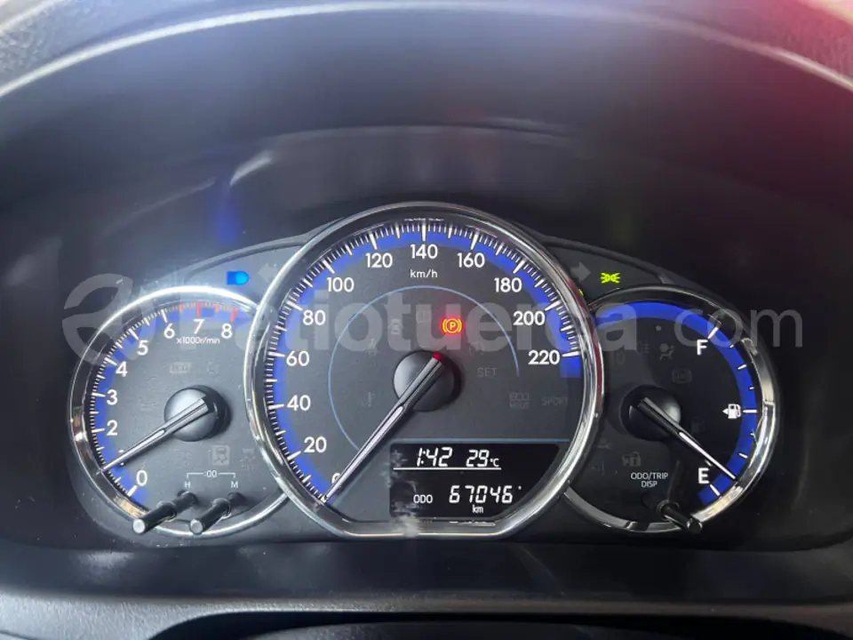 Foto 20 de Toyota Yaris HB