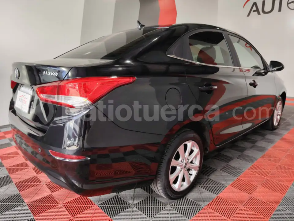 Foto 4 de Changan Alsvin