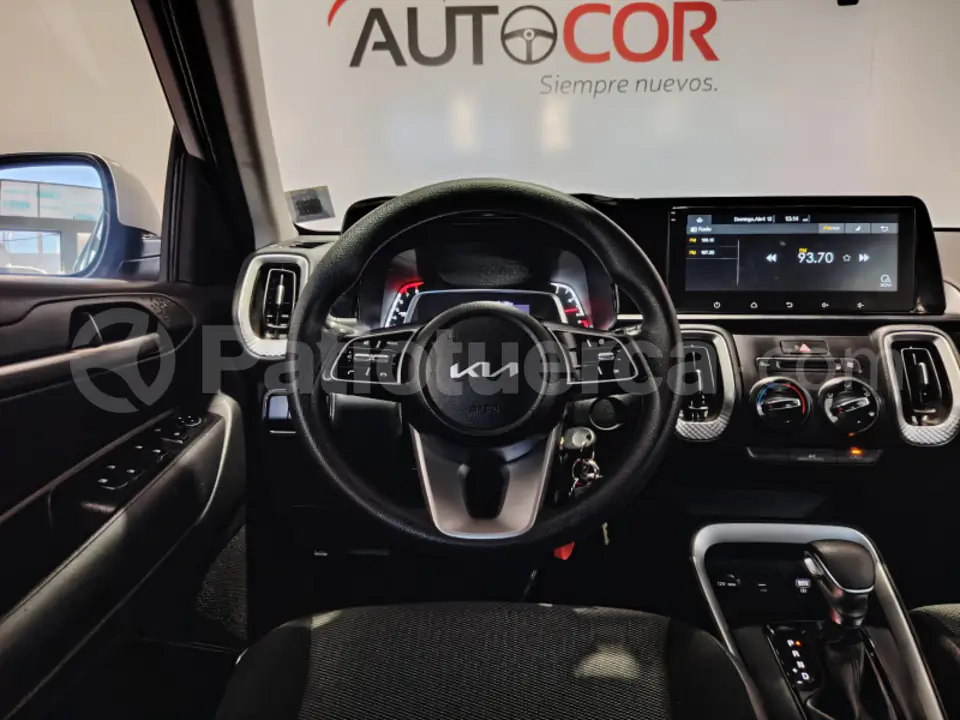 Foto 12 de Kia SONET LX STD