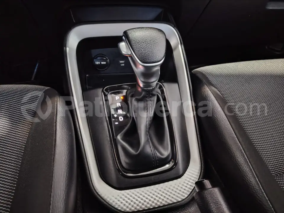 Foto 14 de Kia SONET LX STD