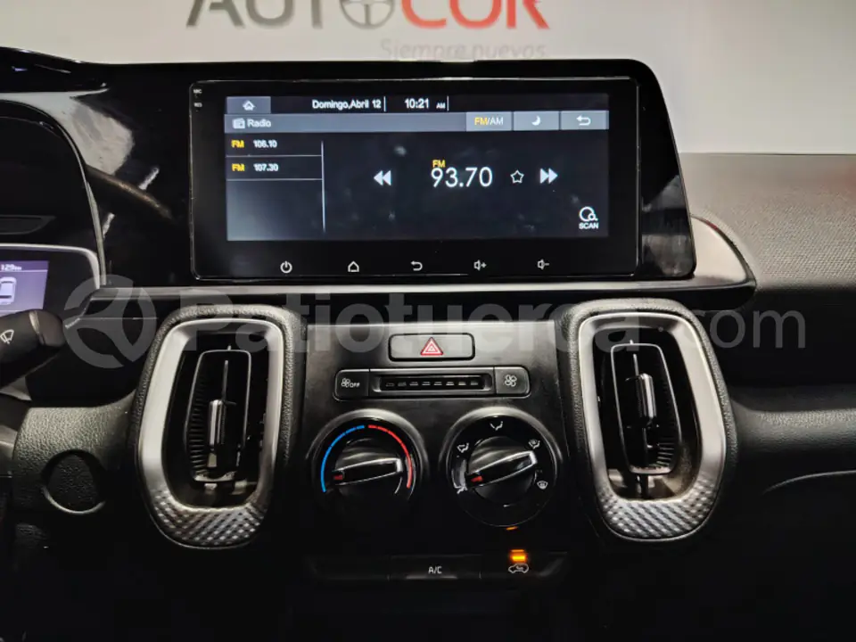 Foto 16 de Kia SONET LX STD