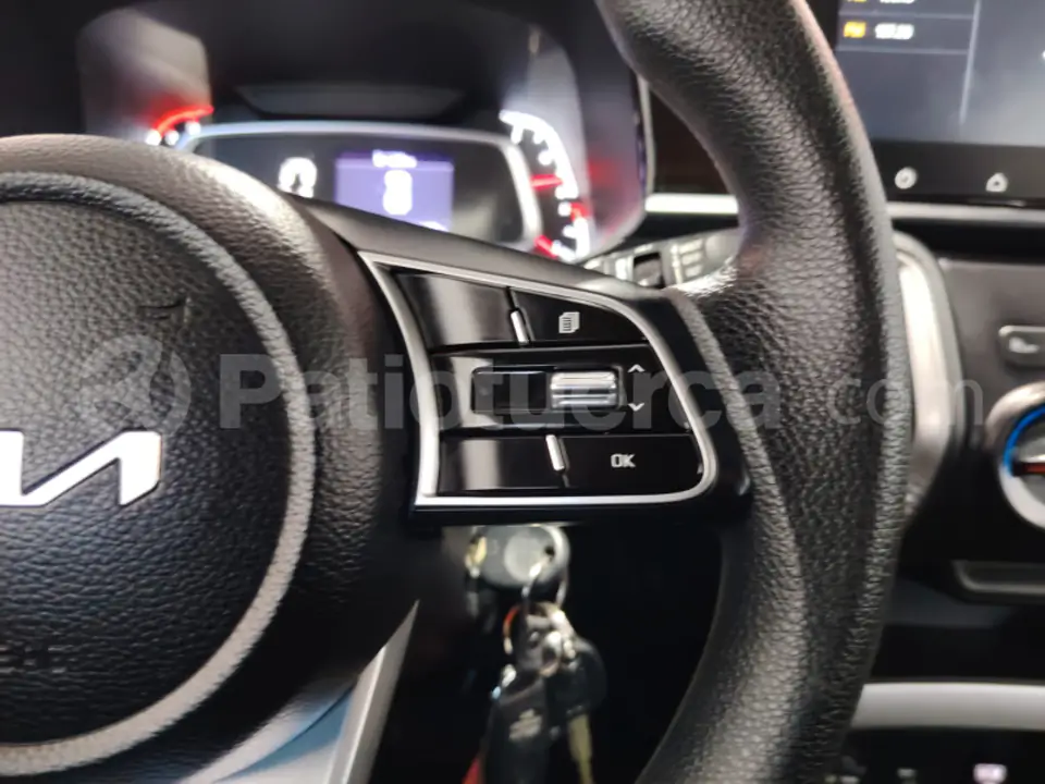 Foto 22 de Kia SONET LX STD