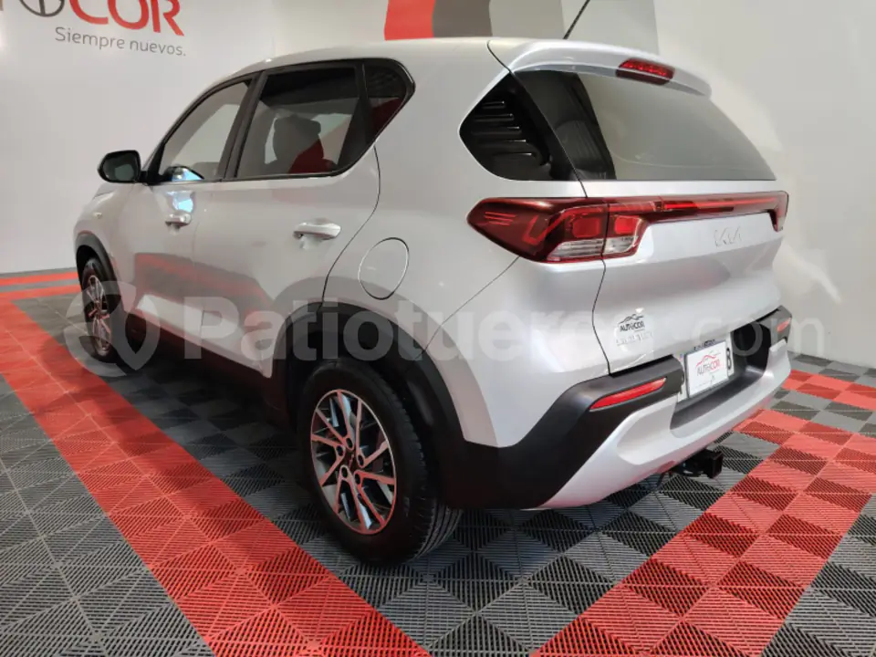 Foto 26 de Kia SONET LX STD