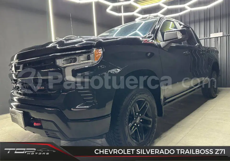 Foto 3 de Chevrolet Silverado Trailboss Z71 AC