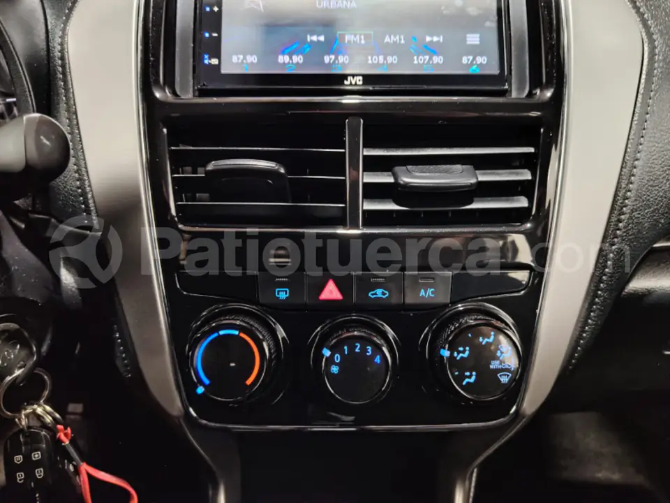 Foto 14 de Toyota Yaris