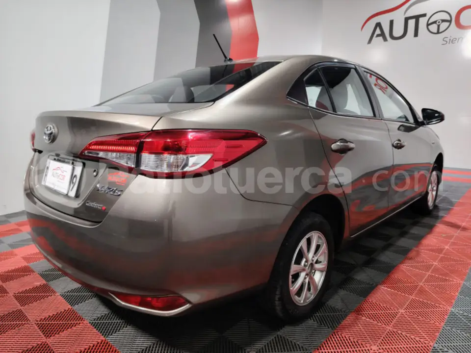 Foto 25 de Toyota Yaris