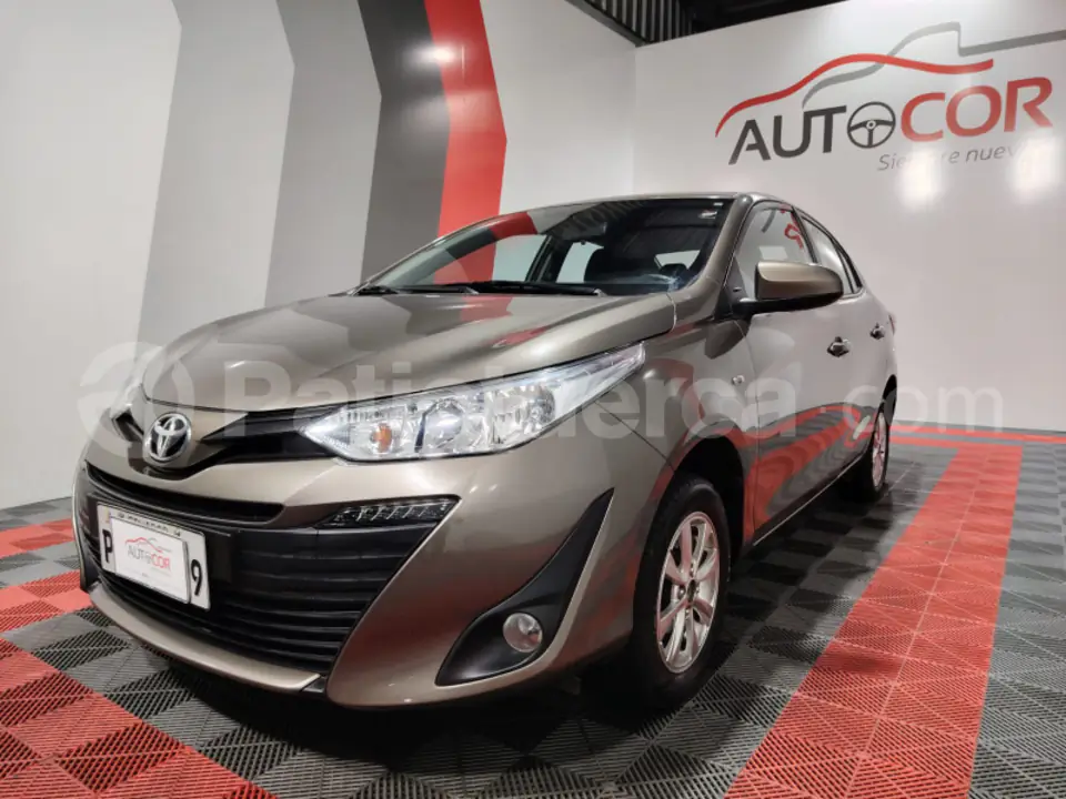 Foto 1 de Toyota Yaris S