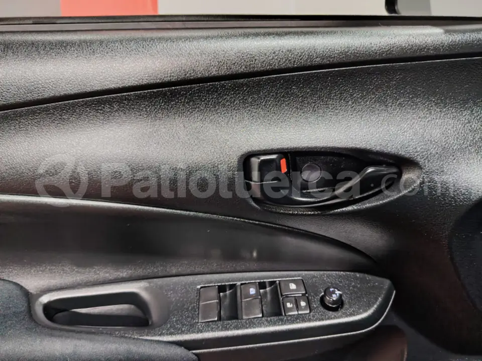 Foto 6 de Toyota Yaris S