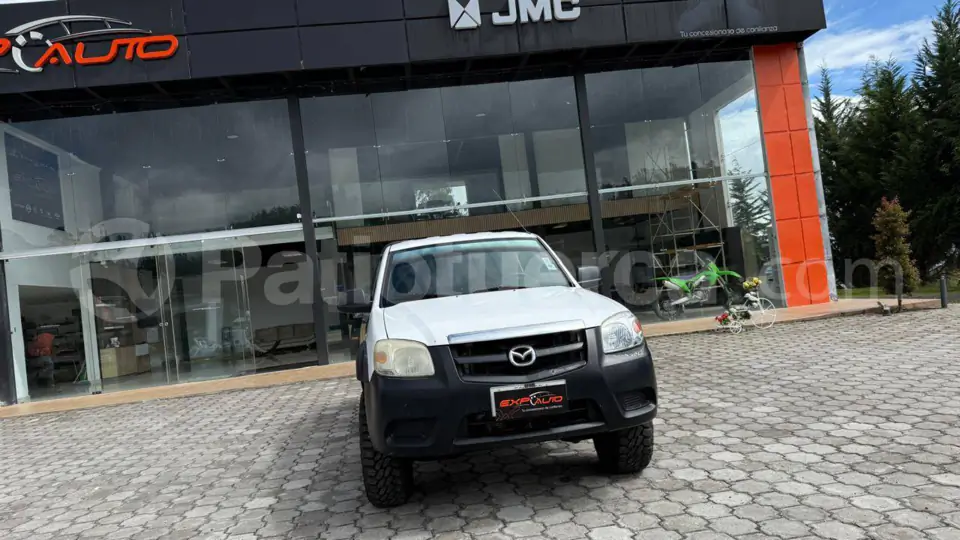 Foto 2 de Mazda BT-50 STD FL