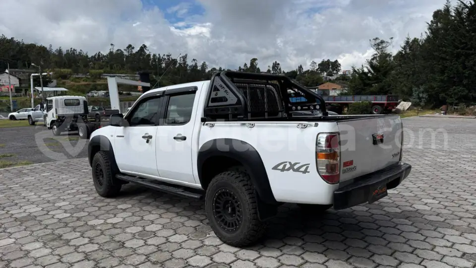 Foto 7 de Mazda BT-50 STD FL