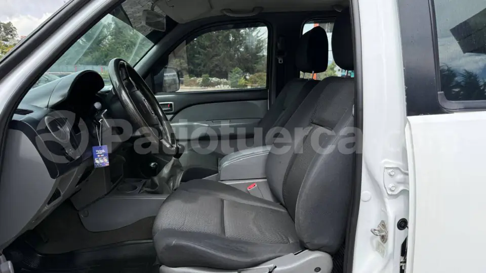 Foto 9 de Mazda BT-50 STD FL