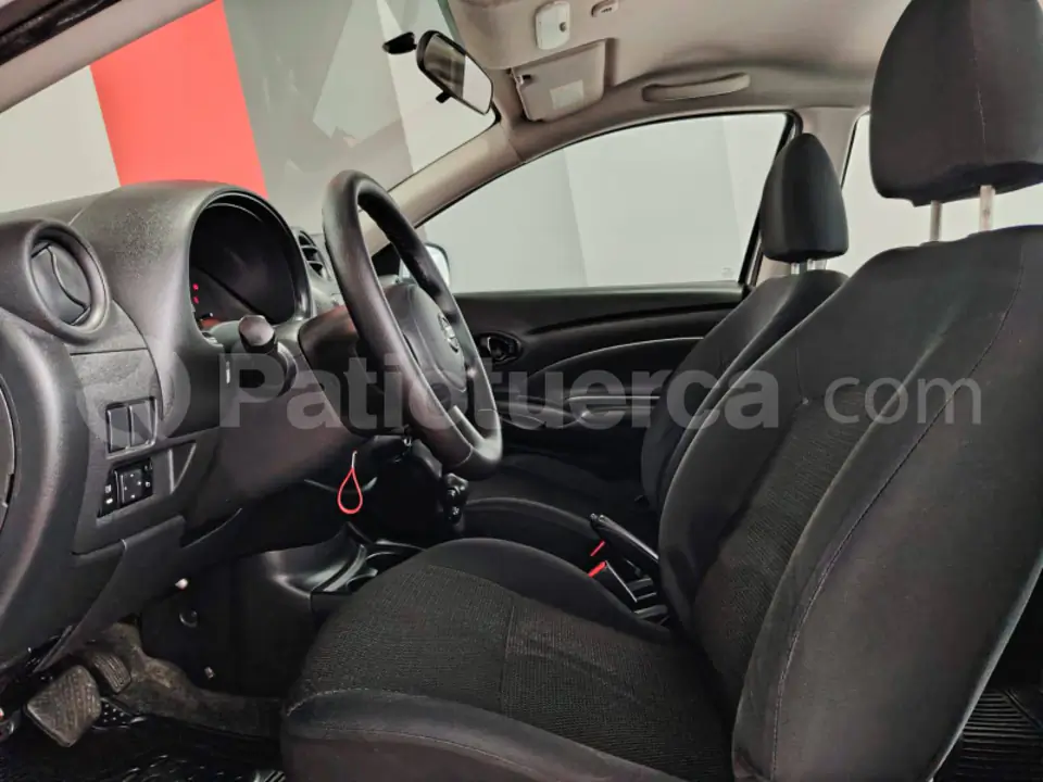 Foto 8 de Nissan Versa