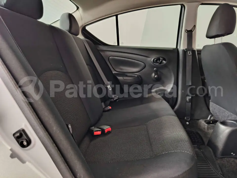 Foto 12 de Nissan Versa