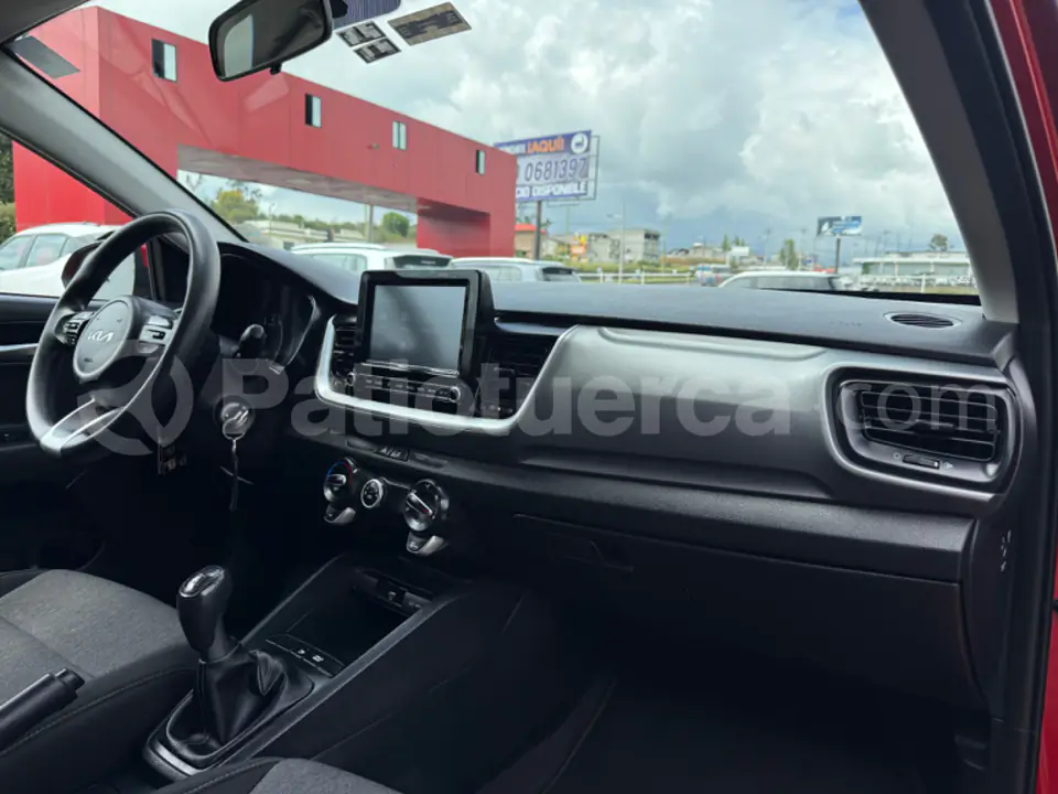 Foto 12 de Kia Stonic LX