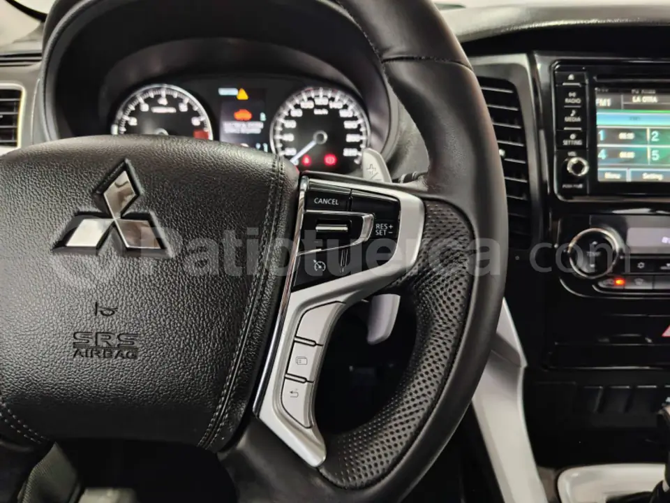 Foto 16 de Mitsubishi Montero GLS