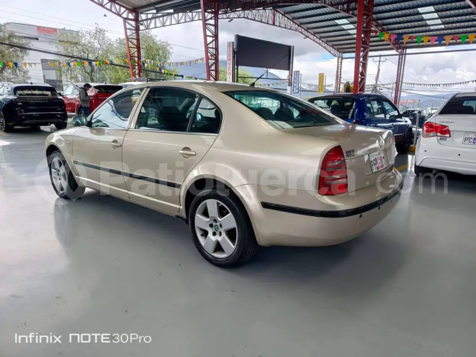 Foto 2 de Skoda SuperB