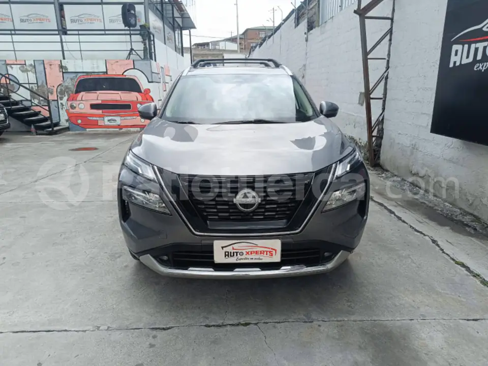 Foto 2 de Nissan XTRAIL EXCLUSIVE