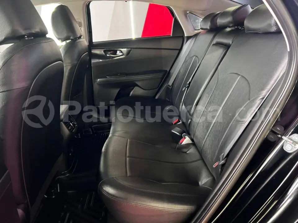 Foto 10 de Kia Cerato